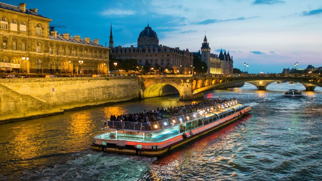 Romantic Holidays in Paris
