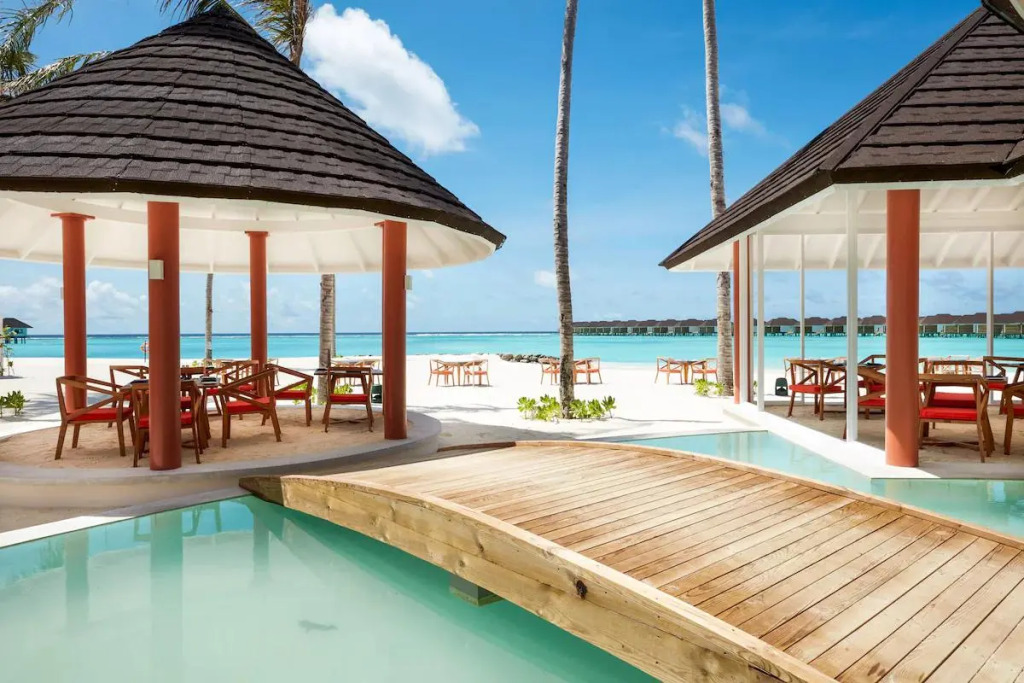 Cheap Honeymoon Packages to the Maldives with flights and hotels