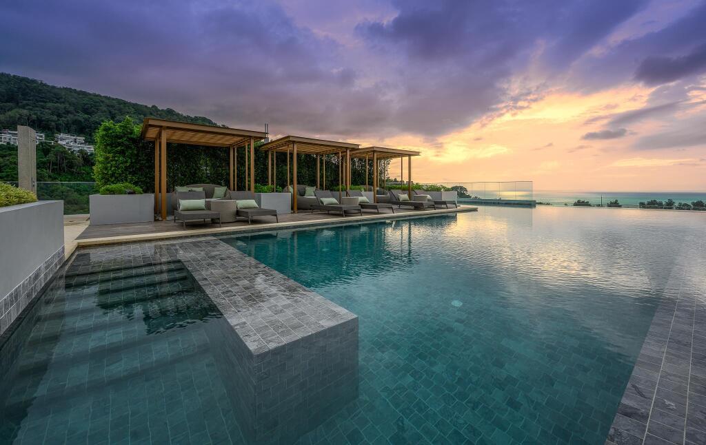 Amari Bangkok Deluxe Room