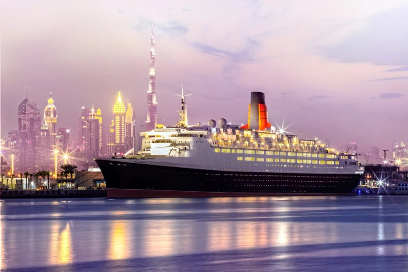 Queen Elizabeth II Hotel Dubai Exterior & Ship View